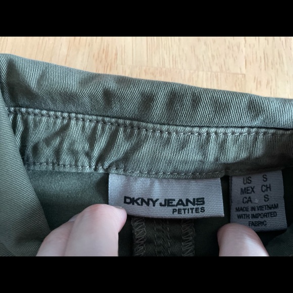 New DKNY denim jacket size m - Picture 3 of 3